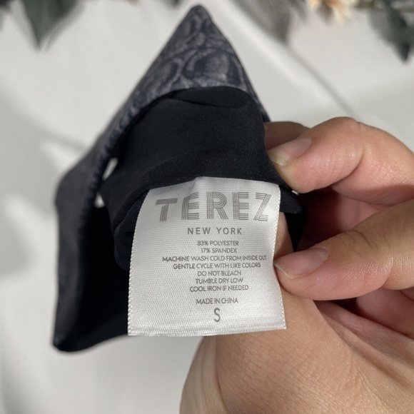 NWT‎ TEREZ [ Small ] Croc Noir Racerback Sports Bra in Grey - Picture 11 of 12